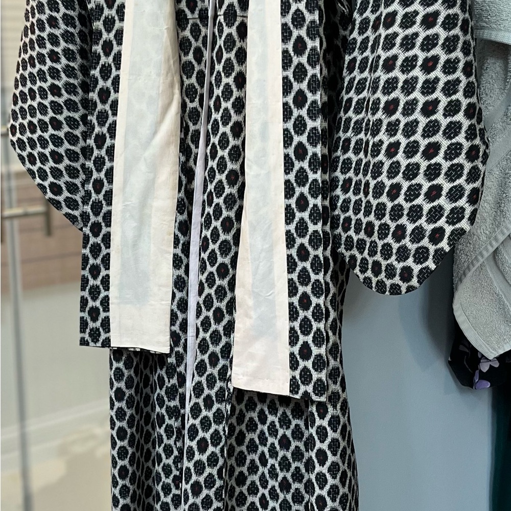 Chic Monochrome Patterned Kimono